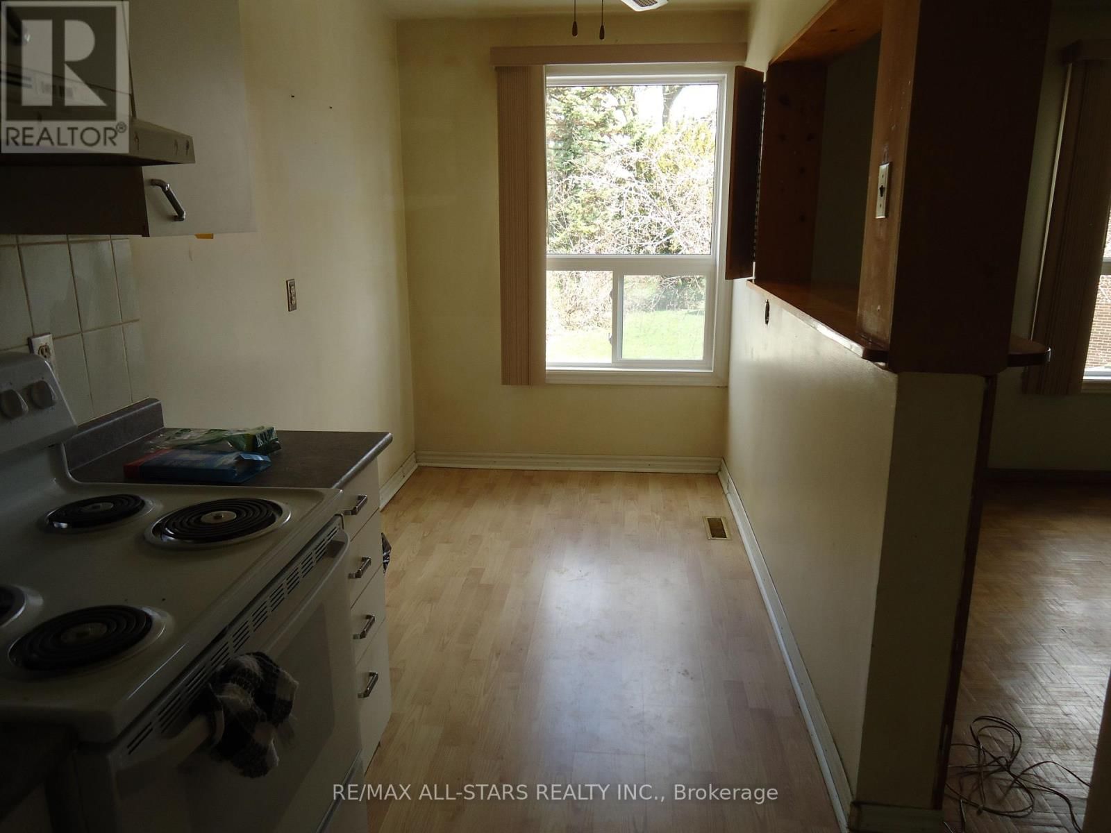 61 EDEN PARK DRIVE Image 10