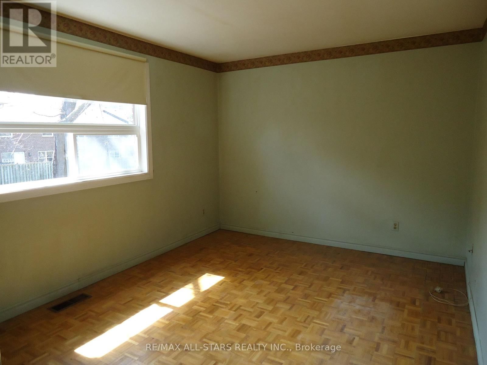 61 EDEN PARK DRIVE Image 12