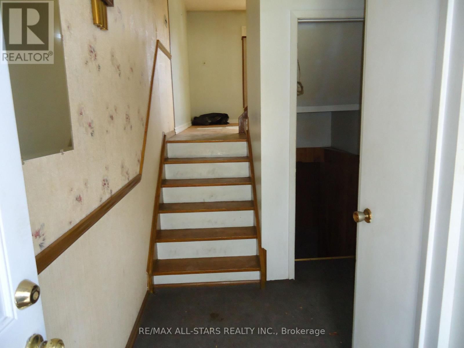 61 EDEN PARK DRIVE Image 4