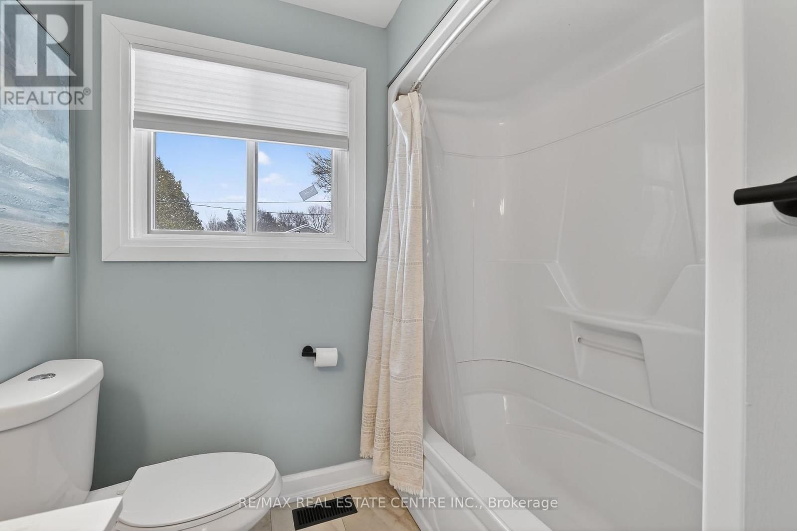 32 WESTDALE AVENUE Image 26