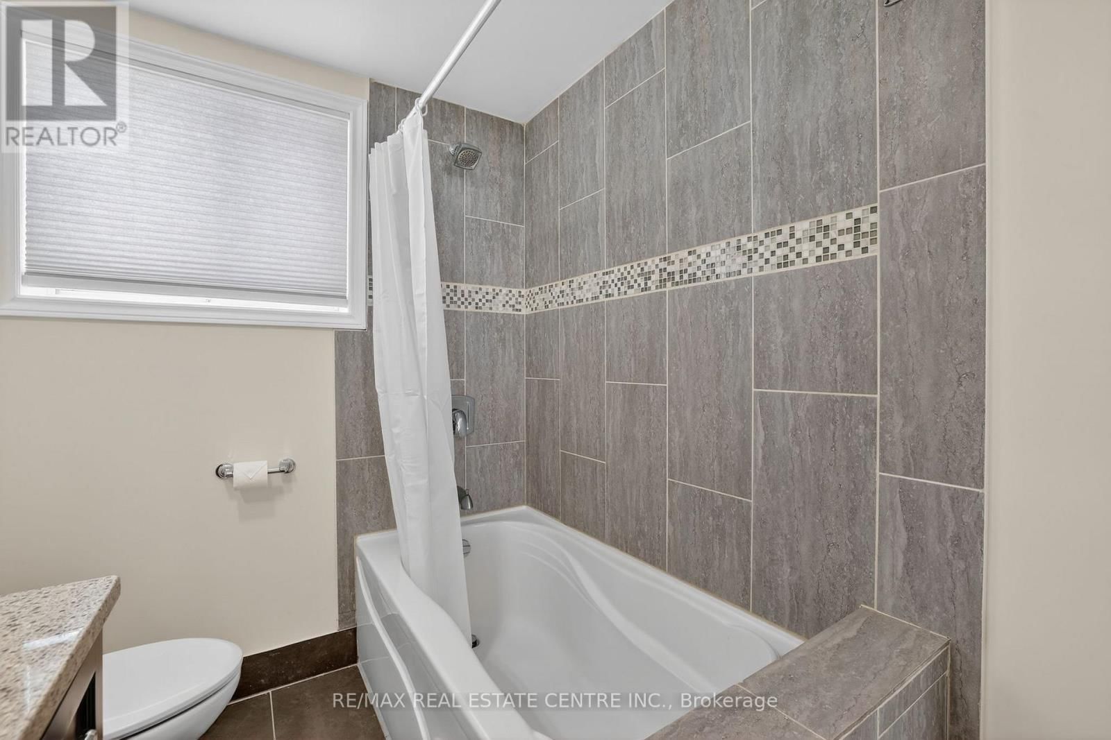 32 WESTDALE AVENUE Image 31