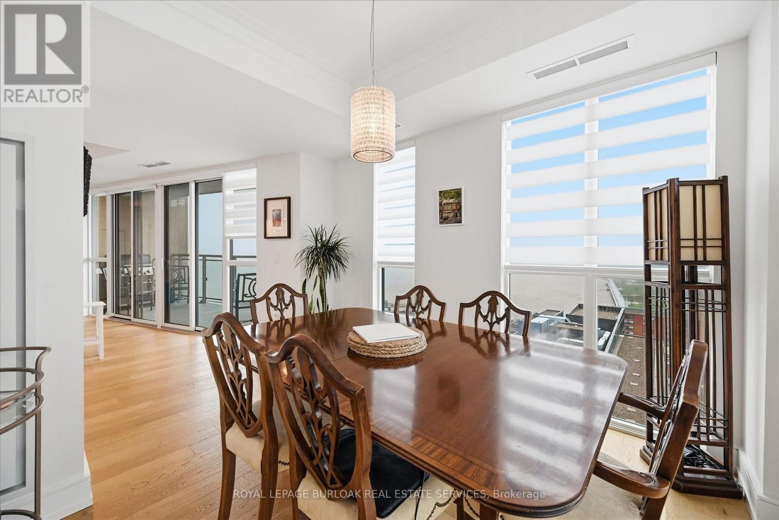 1501 - 2060 LAKESHORE ROAD Image 13