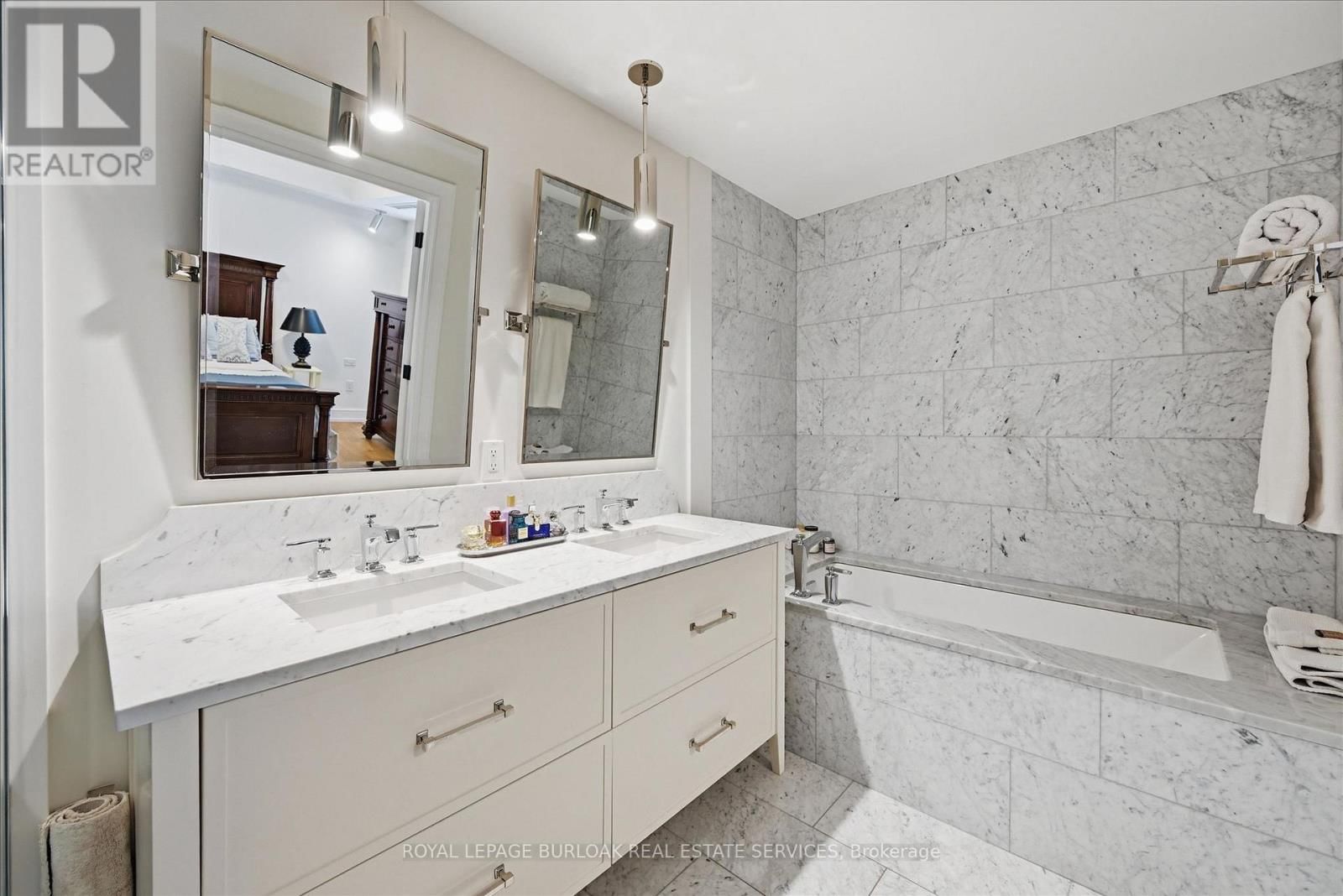 1501 - 2060 LAKESHORE ROAD Image 17