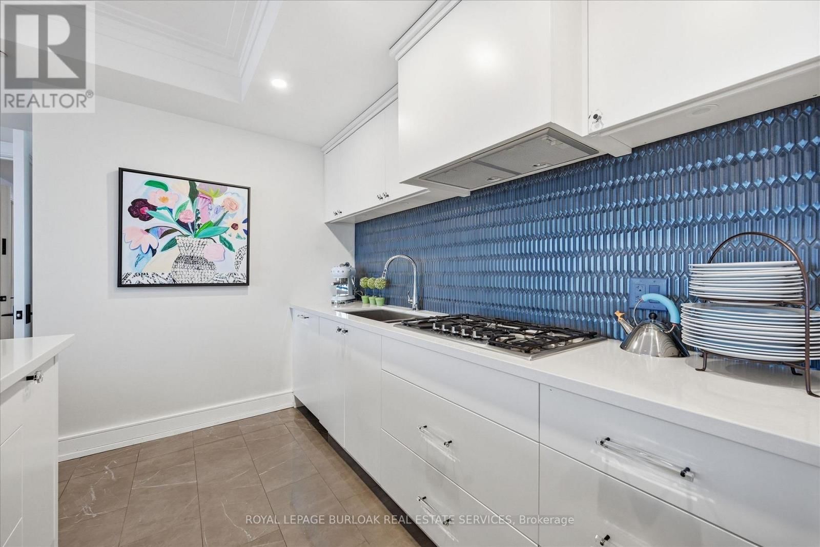 1501 - 2060 LAKESHORE ROAD Image 5