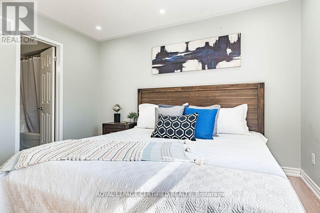 20 HARDING STREET Image 34