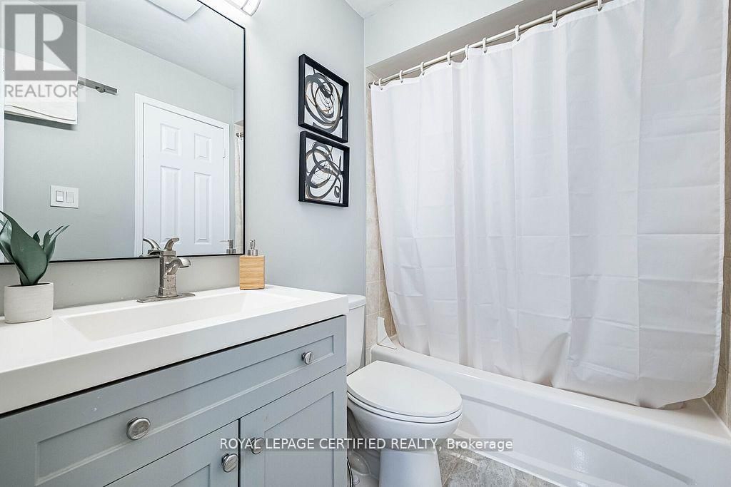 20 HARDING STREET Image 41