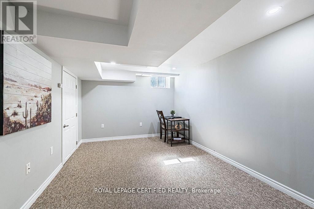 20 HARDING STREET Image 45