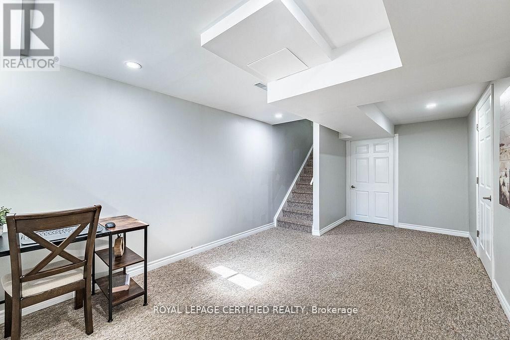 20 HARDING STREET Image 46