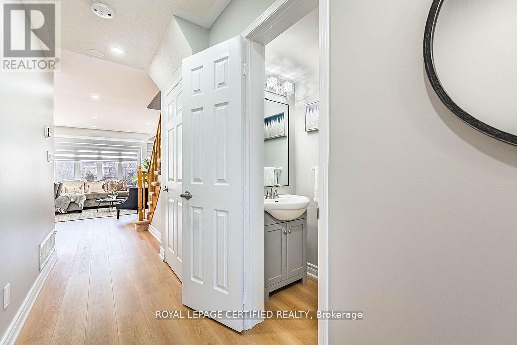 20 HARDING STREET Image 8