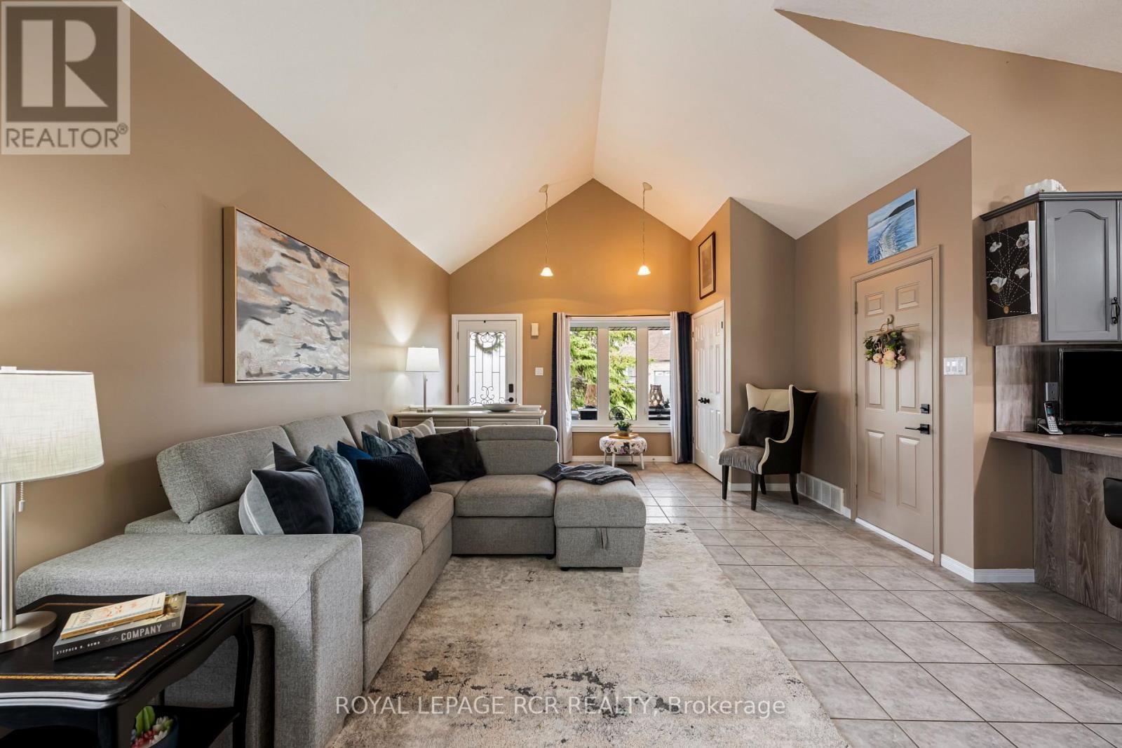 16 ALTHORP DRIVE Image 13