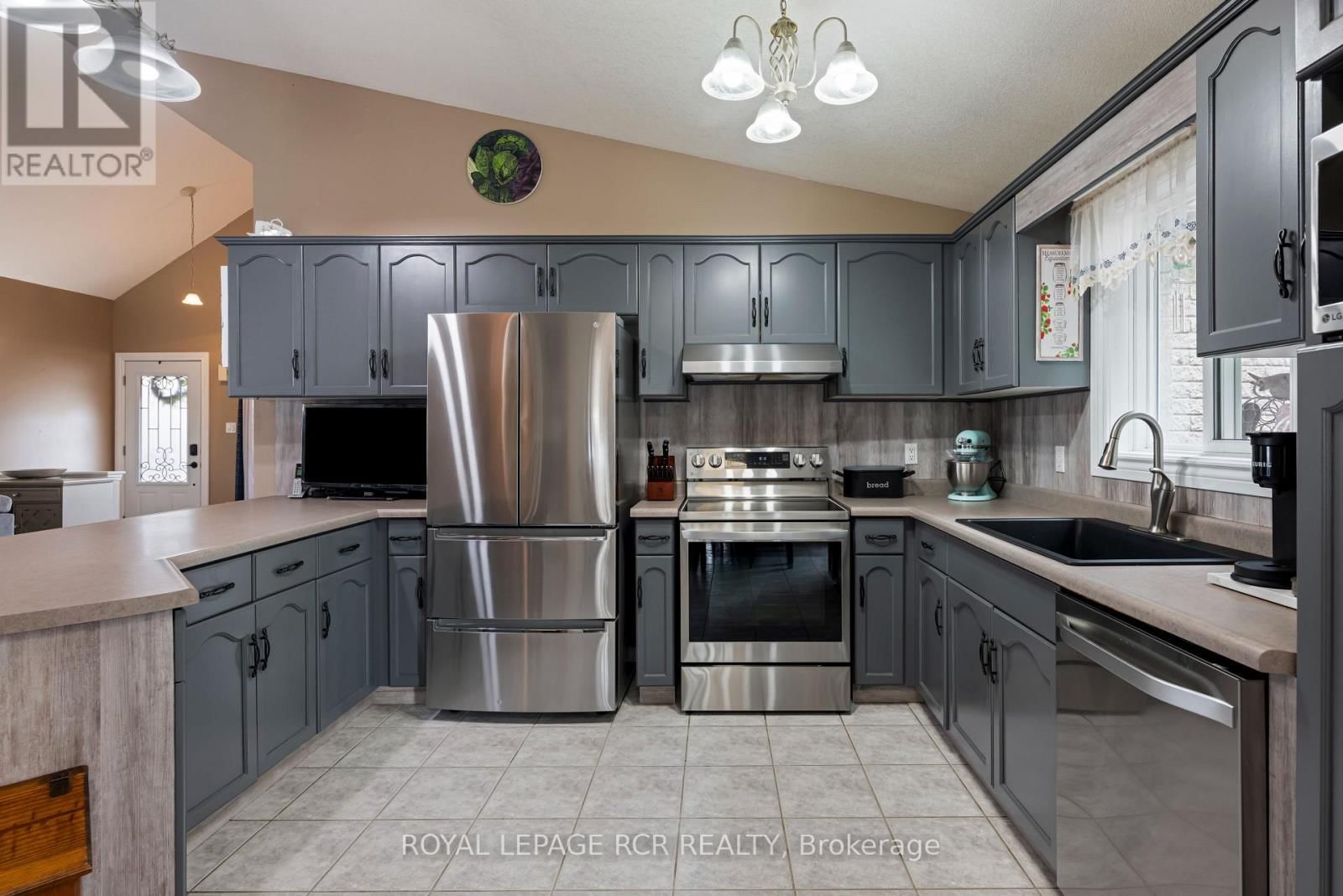 16 ALTHORP DRIVE Image 17