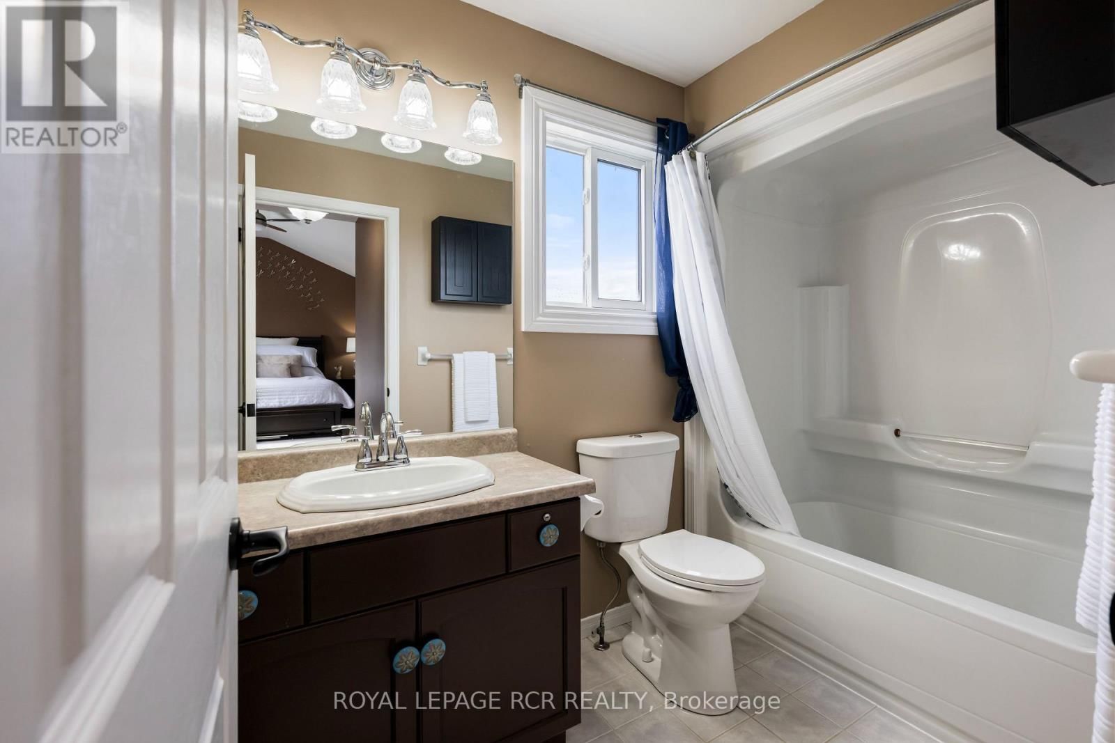 16 ALTHORP DRIVE Image 31