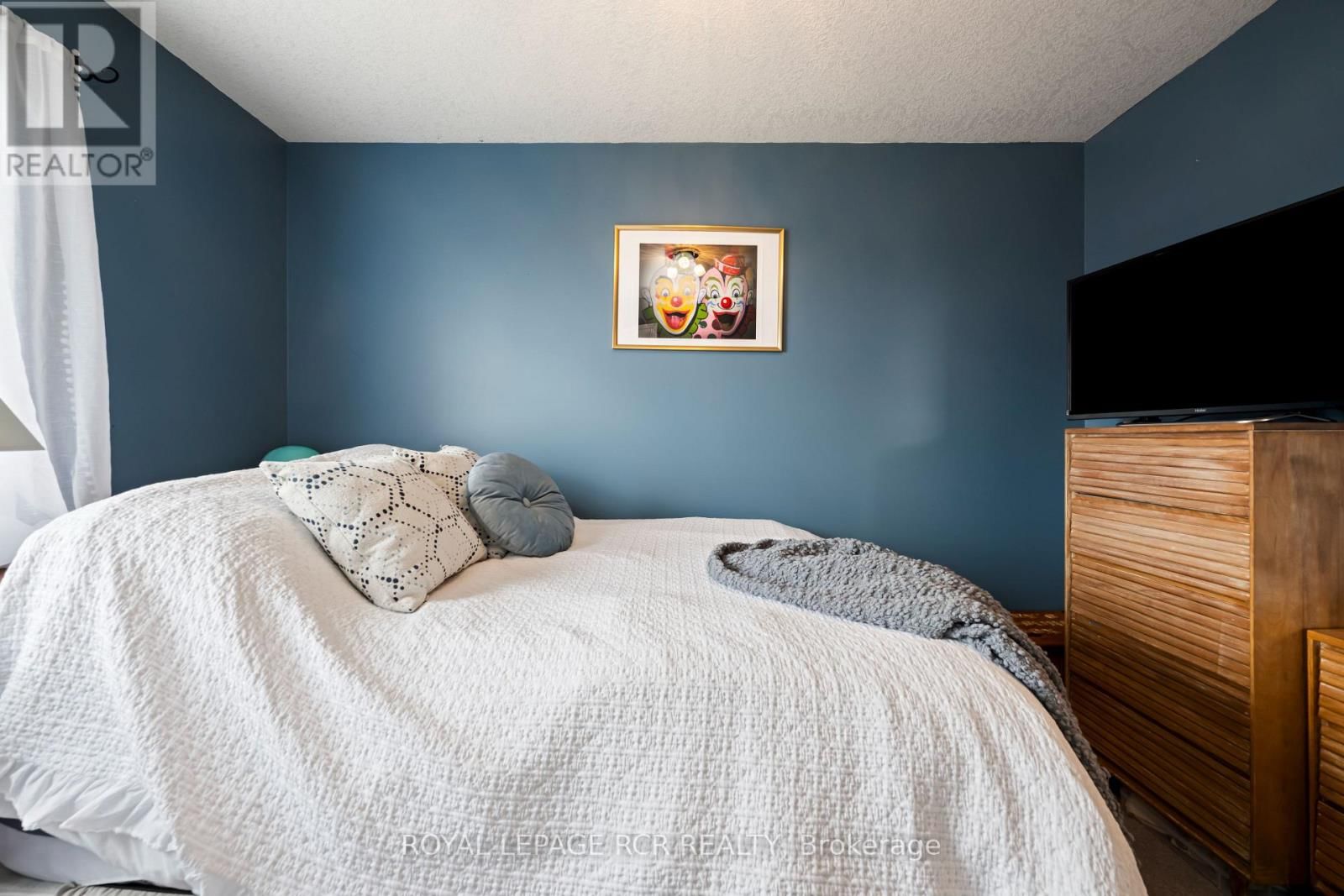 16 ALTHORP DRIVE Image 33