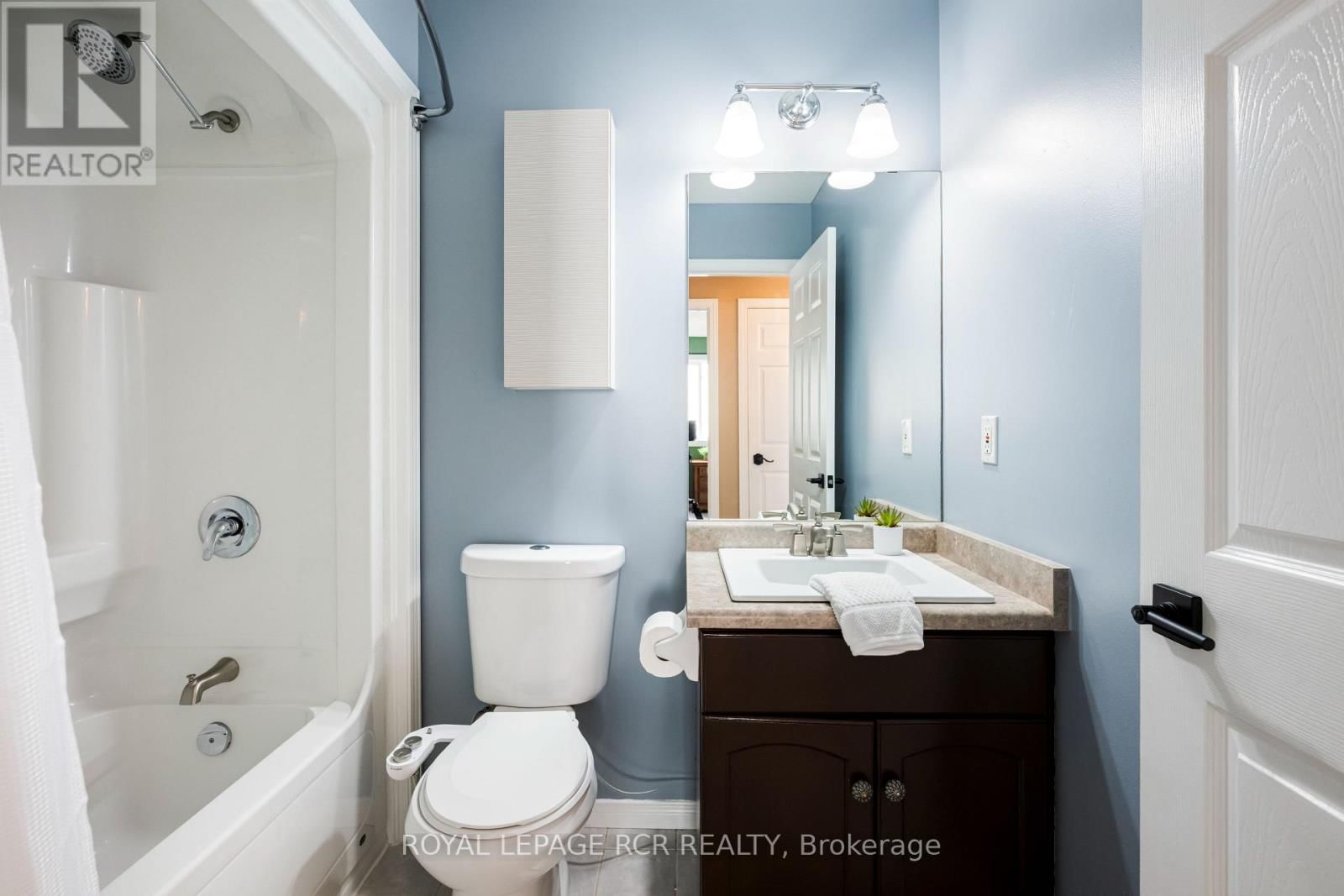 16 ALTHORP DRIVE Image 37