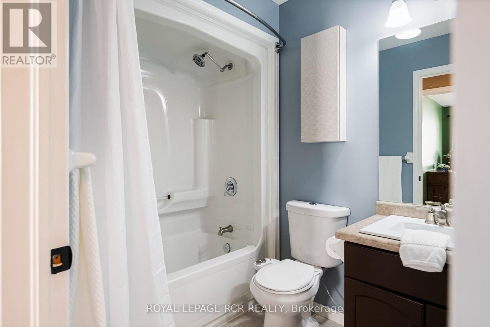 16 ALTHORP DRIVE Image 38