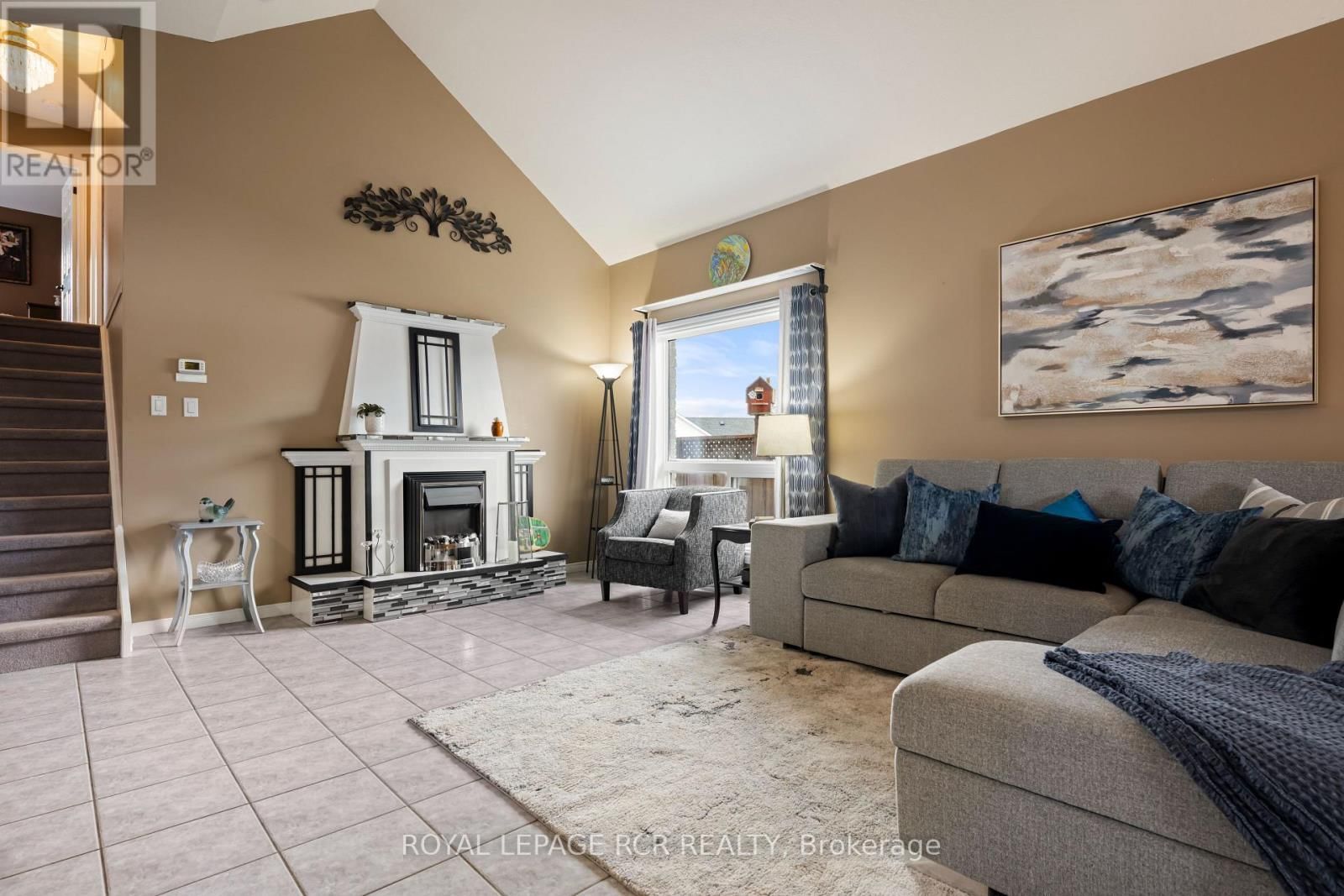 16 ALTHORP DRIVE Image 8