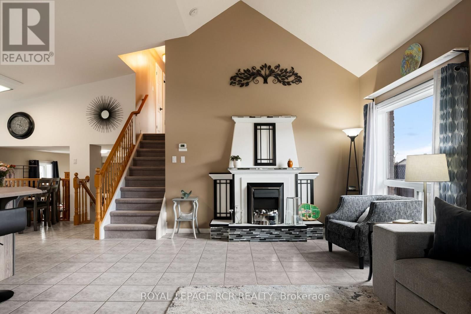 16 ALTHORP DRIVE Image 9