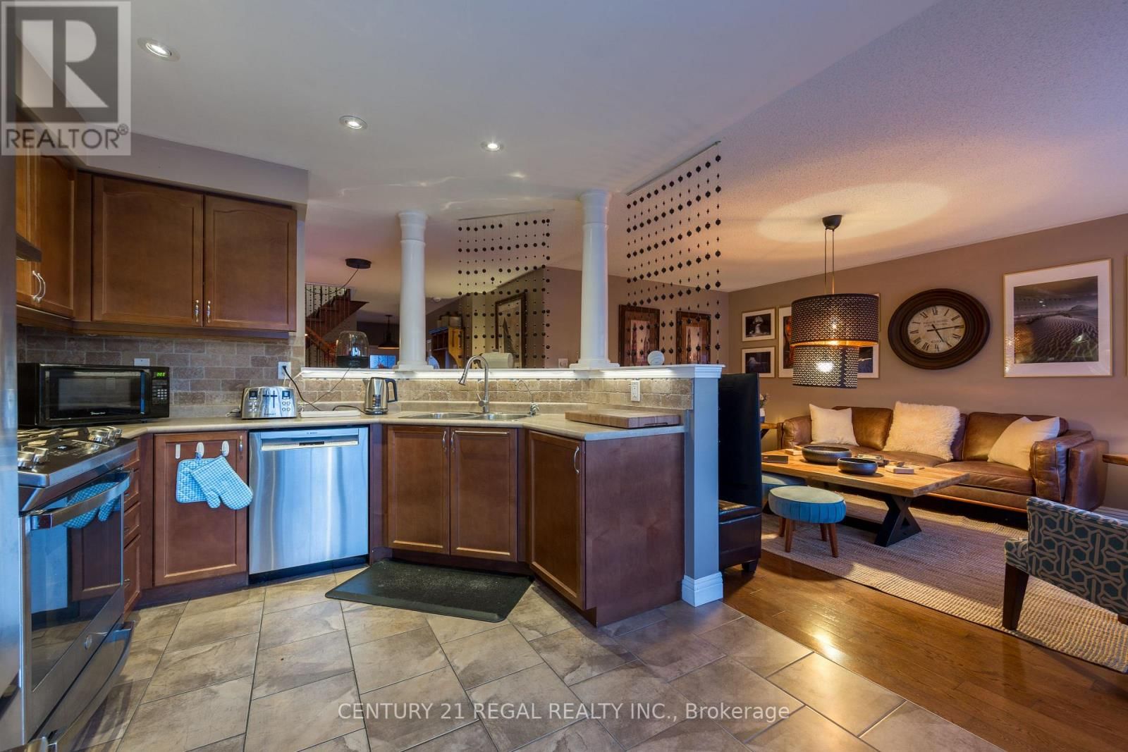 1131 RIDDELL CRESCENT Image 24