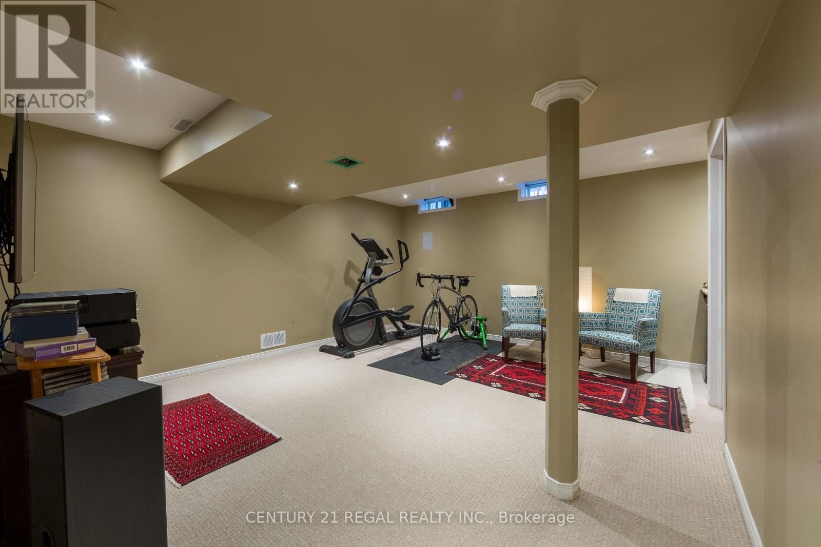 1131 RIDDELL CRESCENT Image 28