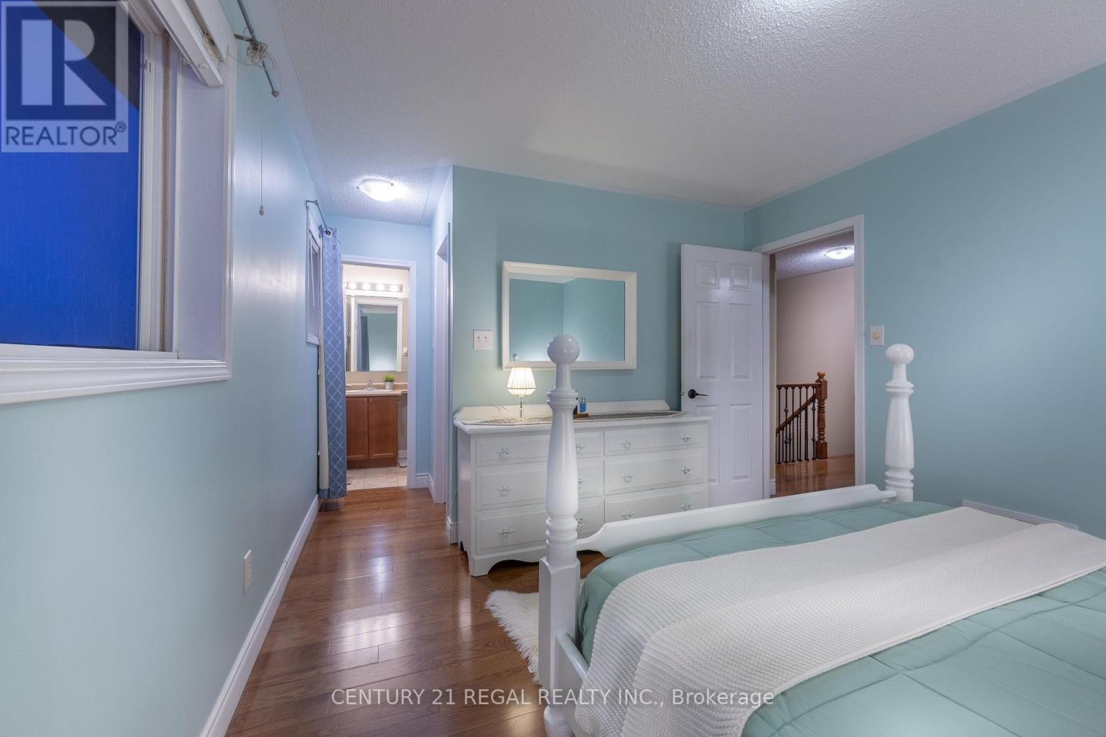 1131 RIDDELL CRESCENT Image 32