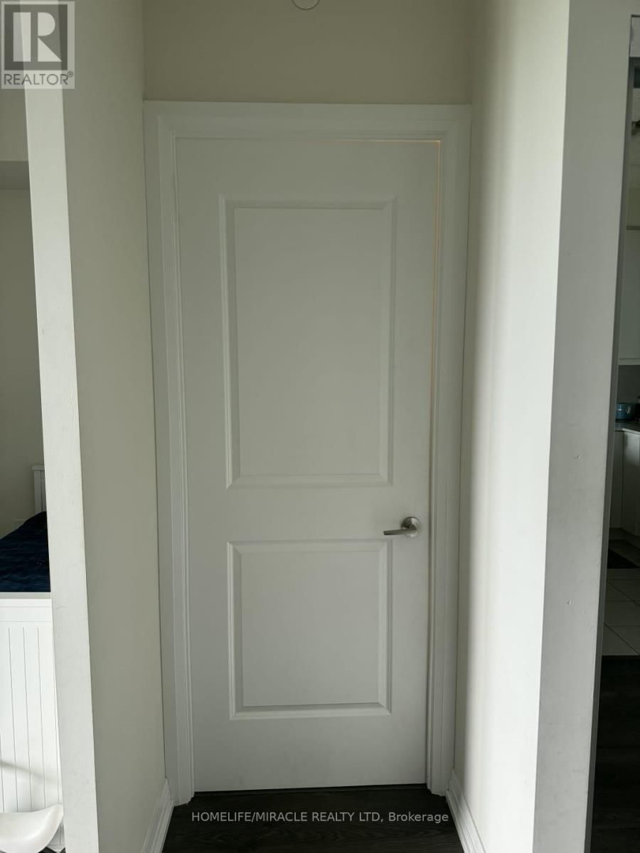 521 - 50 THOMAS RILEY ROAD Image 3