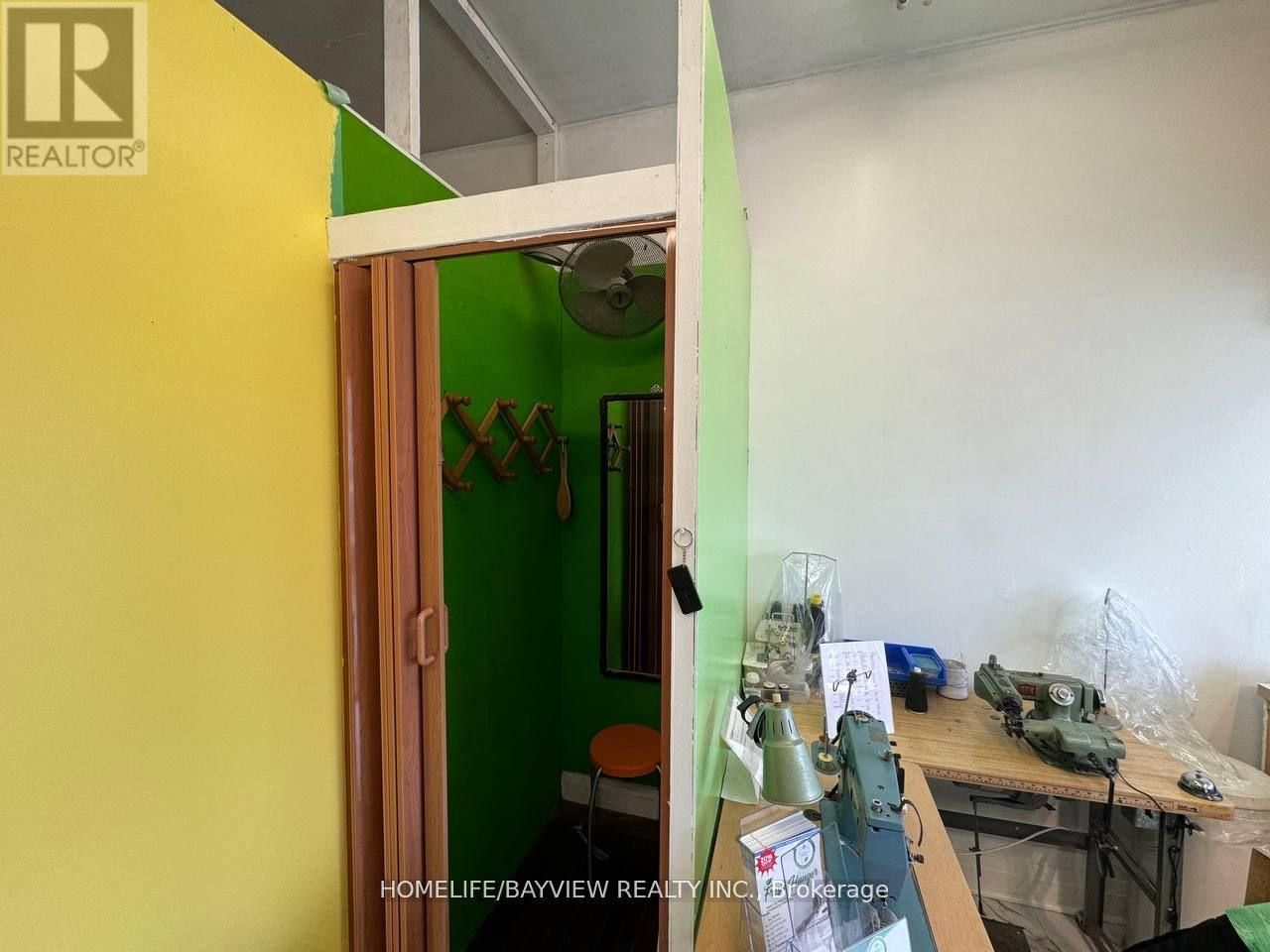 763 THE QUEENSWAY AVENUE Image 5