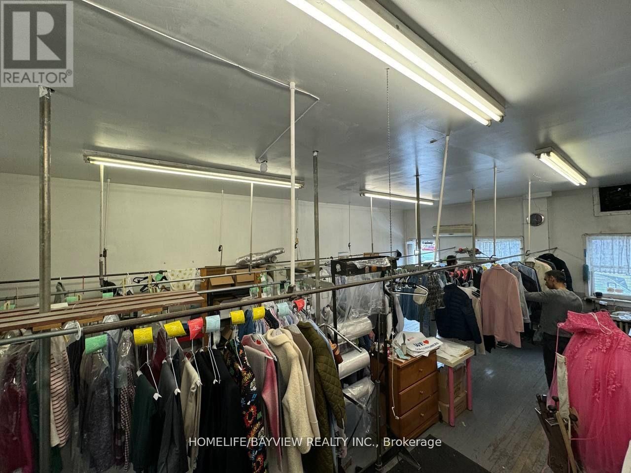 763 THE QUEENSWAY AVENUE Image 7