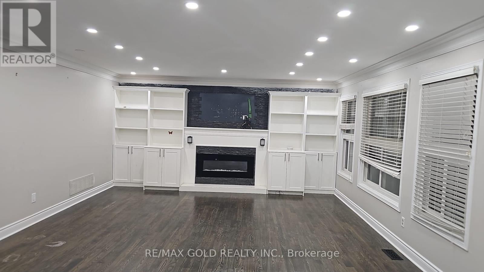 45 LIVINGSTON DRIVE Image 12