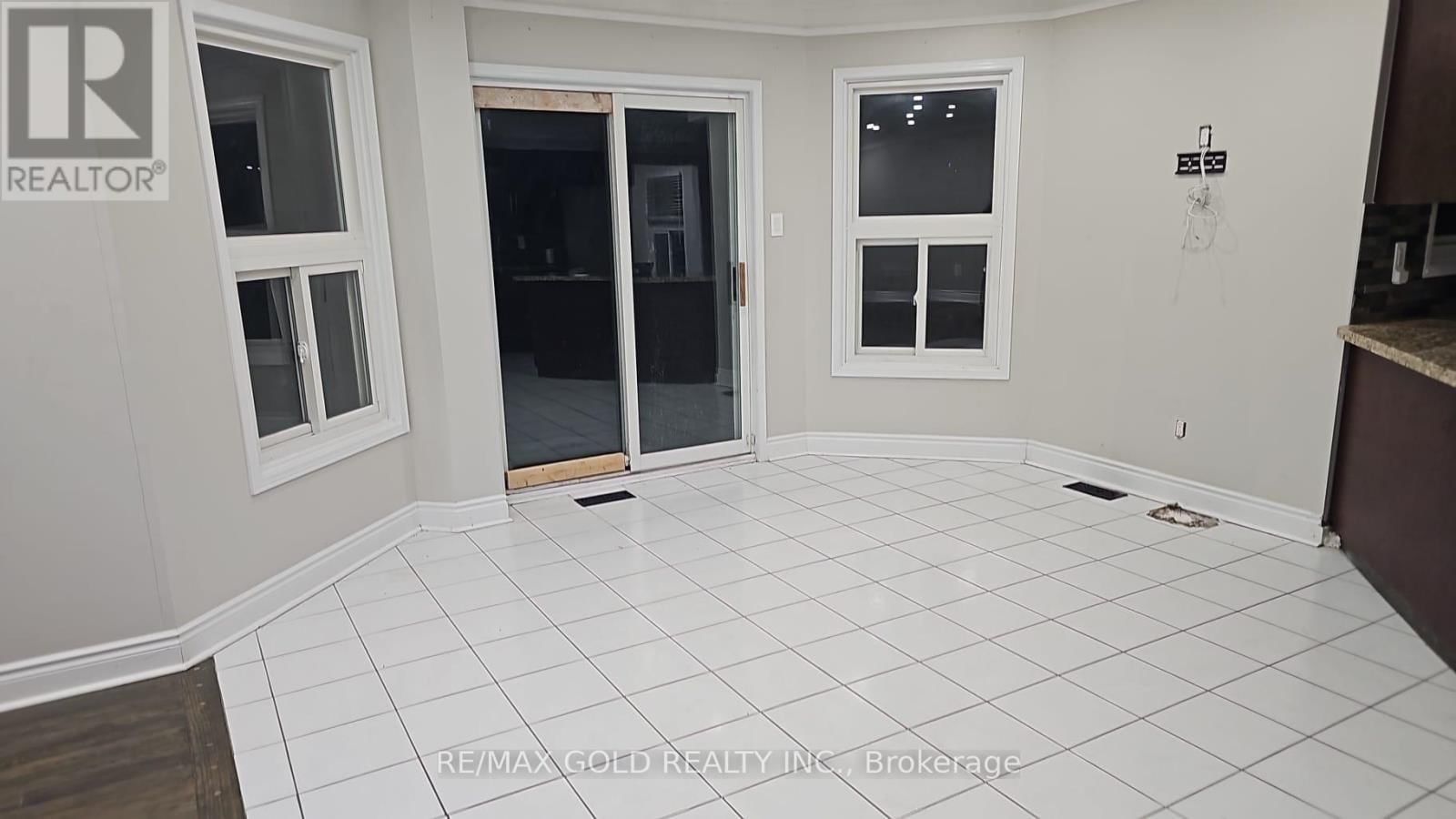 45 LIVINGSTON DRIVE Image 13