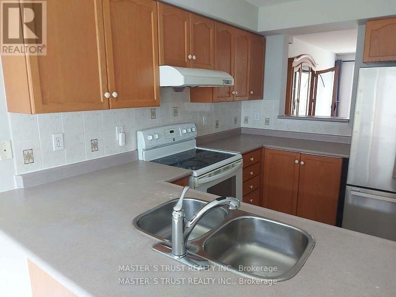 81 - 80 ACORN PLACE Image 2