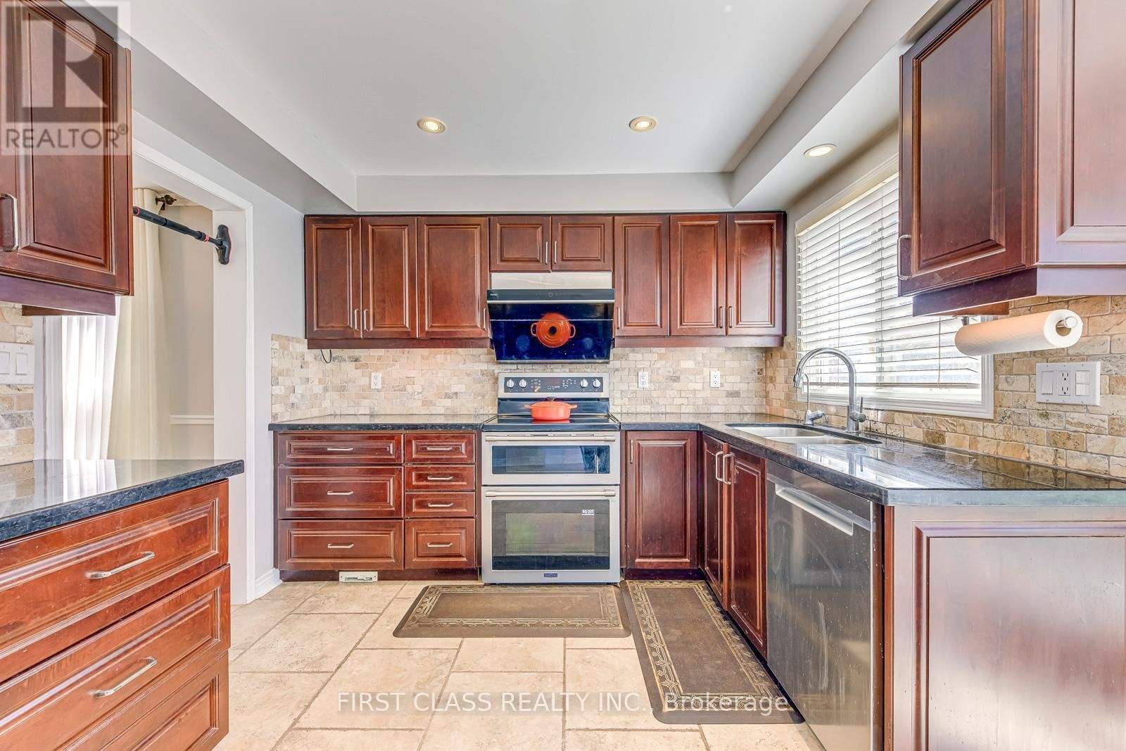 1386 SILVERSMITH DRIVE Image 19