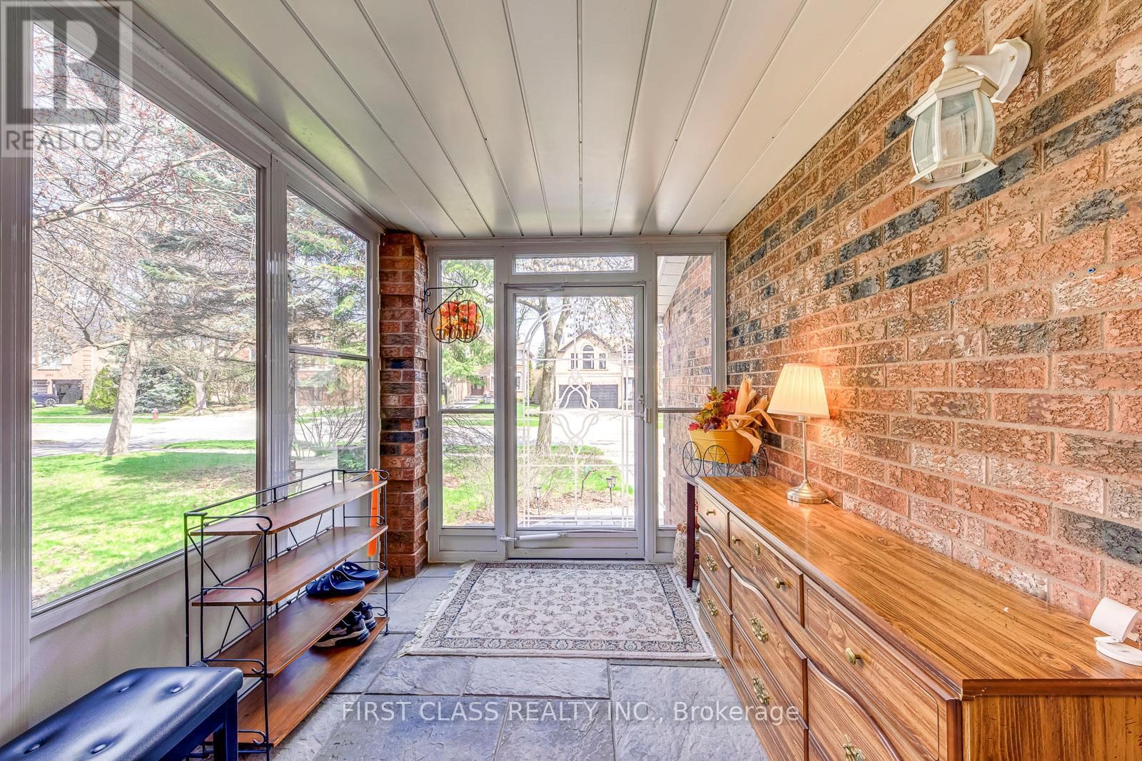 1386 SILVERSMITH DRIVE Image 4