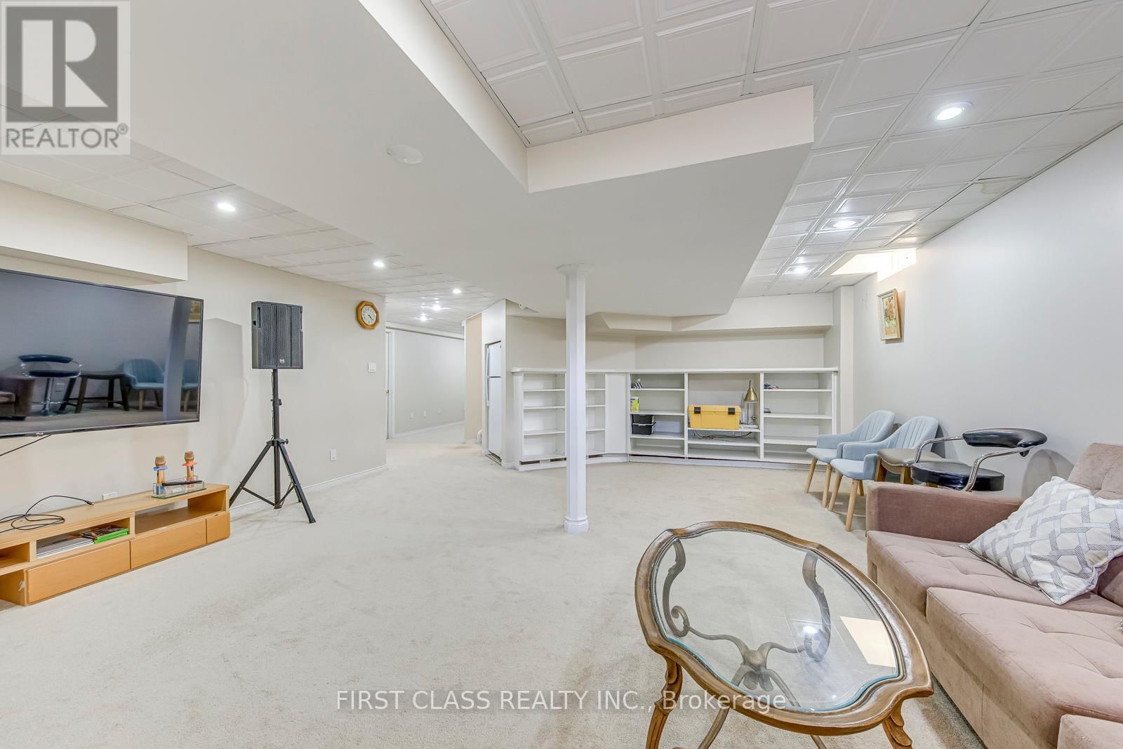 1386 SILVERSMITH DRIVE Image 44