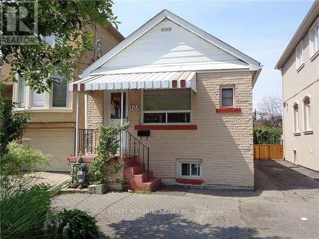 970 BRIAR HILL AVENUE Image 1