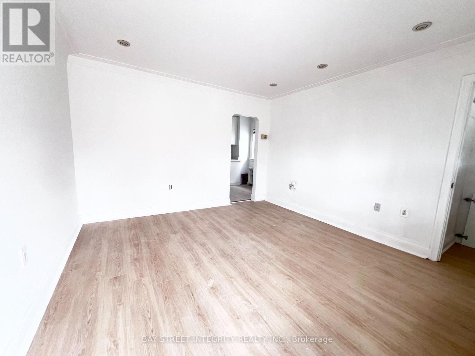 970 BRIAR HILL AVENUE Image 2