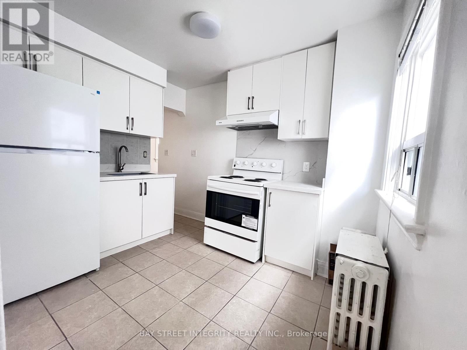 970 BRIAR HILL AVENUE Image 8