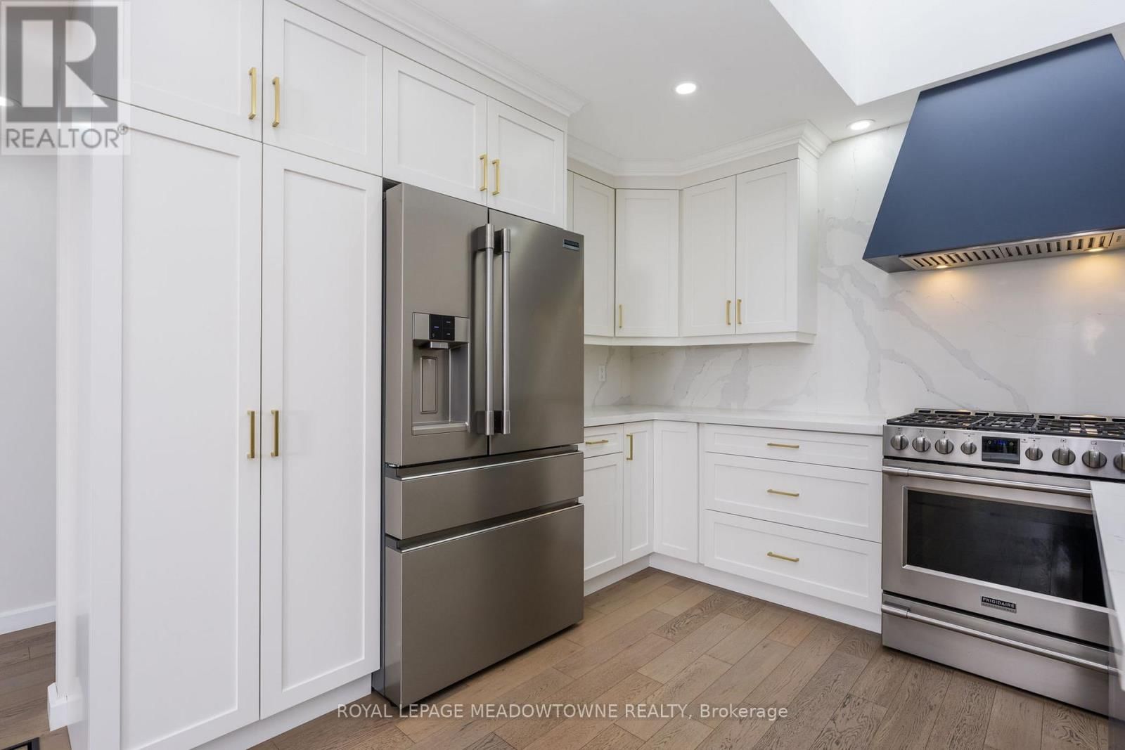 4 CHIPPER COURT Image 10