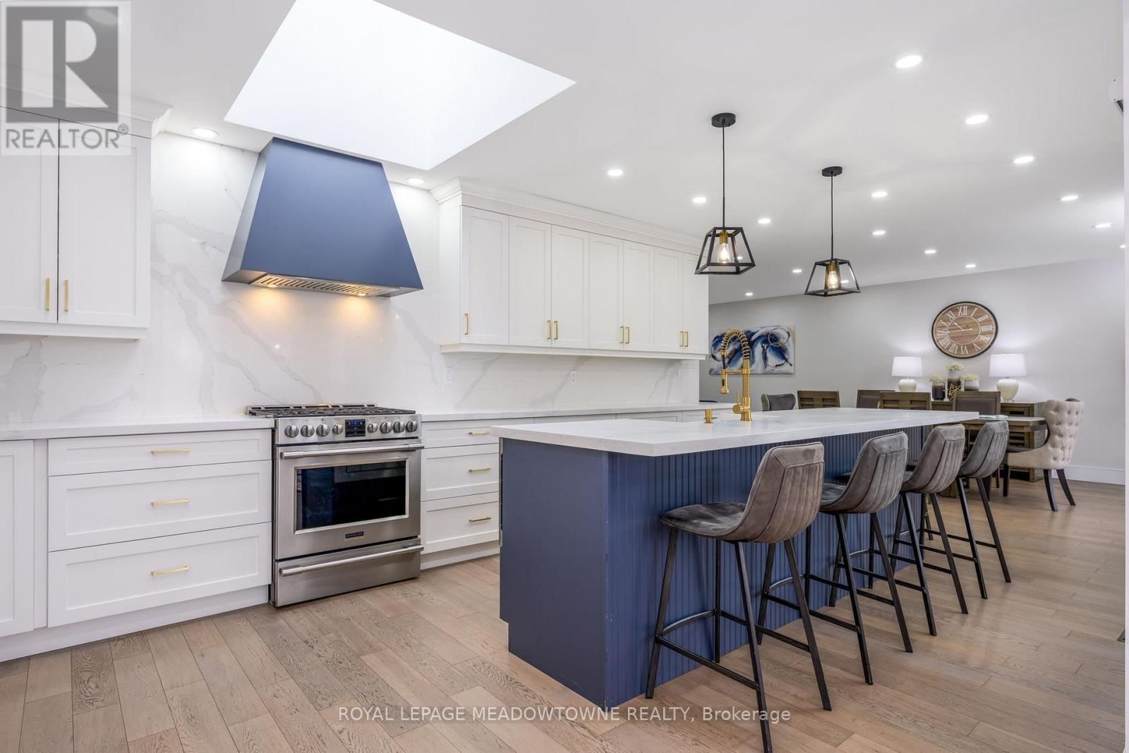 4 CHIPPER COURT Image 11