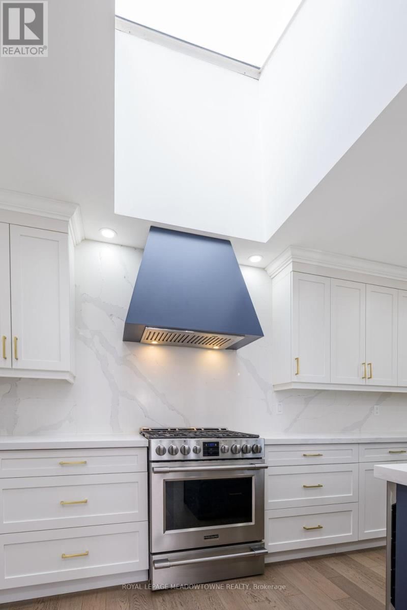 4 CHIPPER COURT Image 12