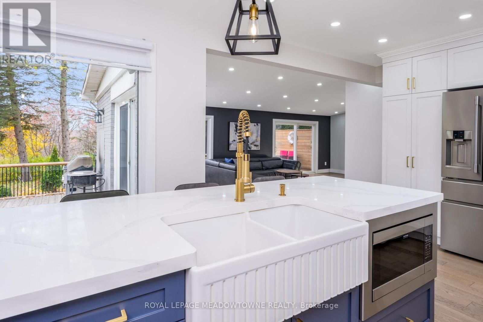 4 CHIPPER COURT Image 13