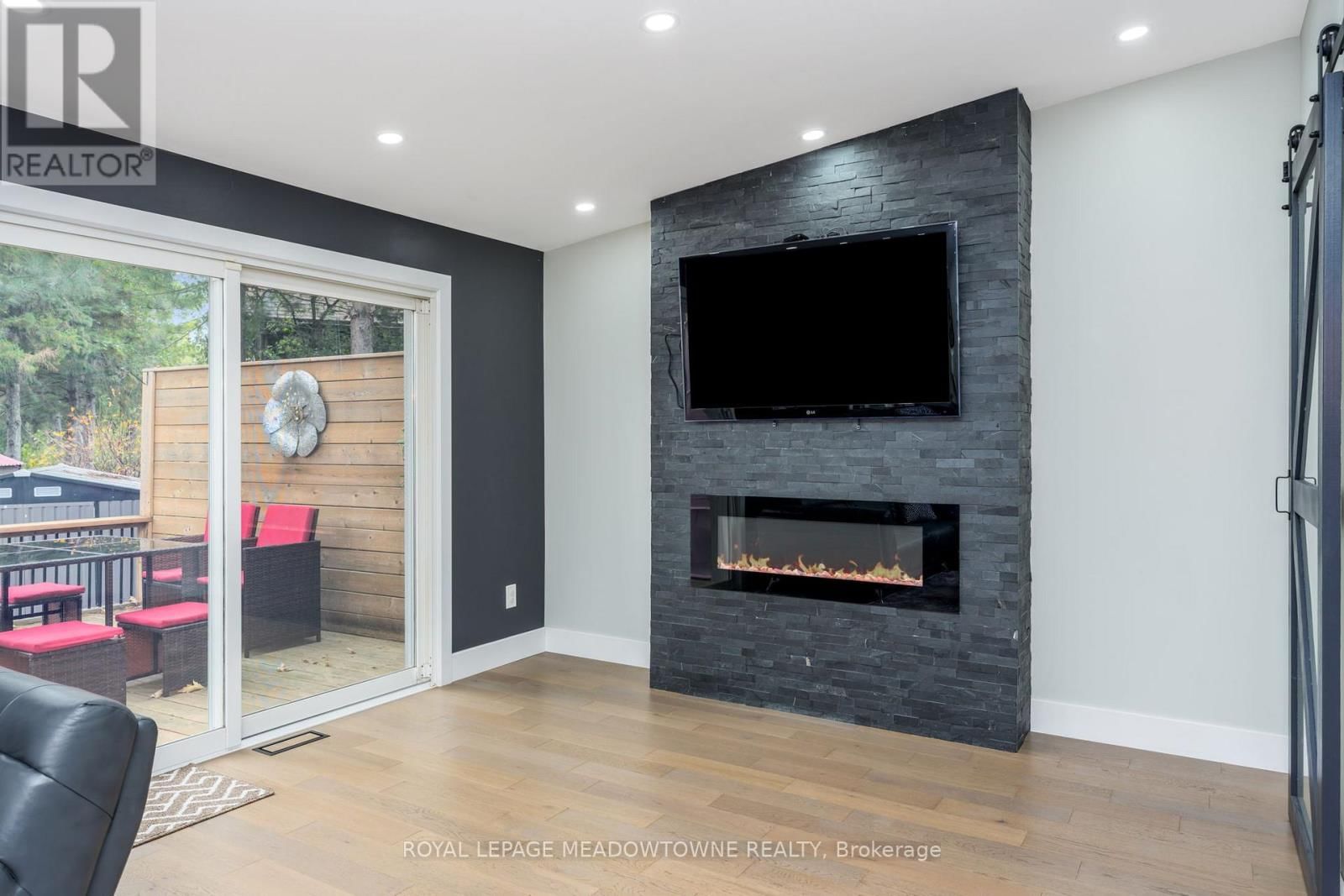 4 CHIPPER COURT Image 17