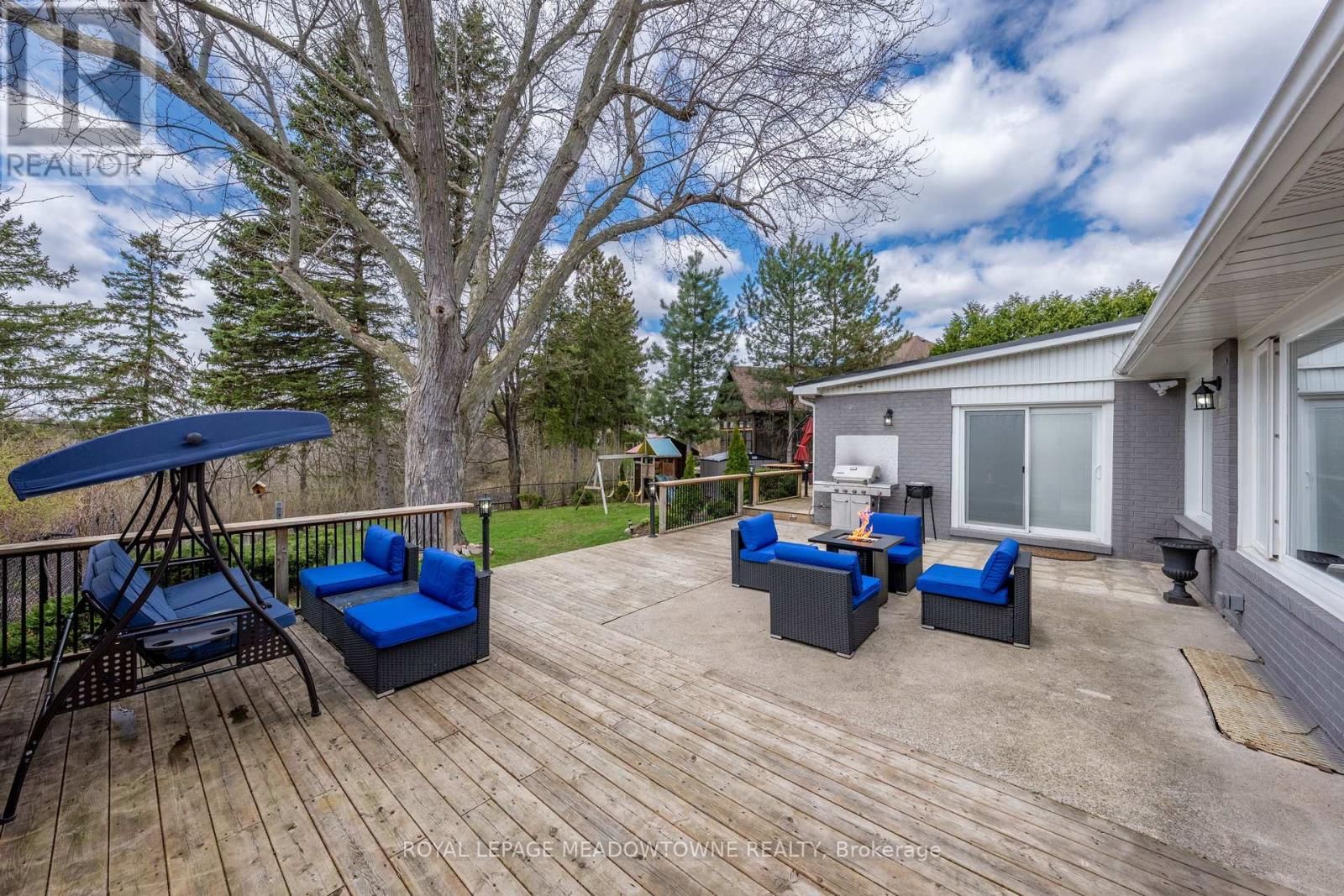 4 CHIPPER COURT Image 18