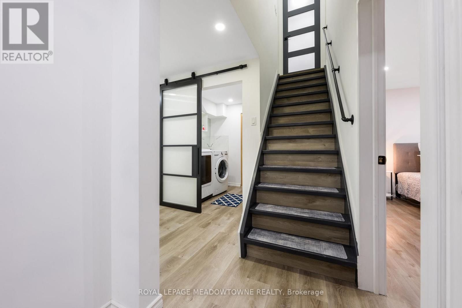 4 CHIPPER COURT Image 30