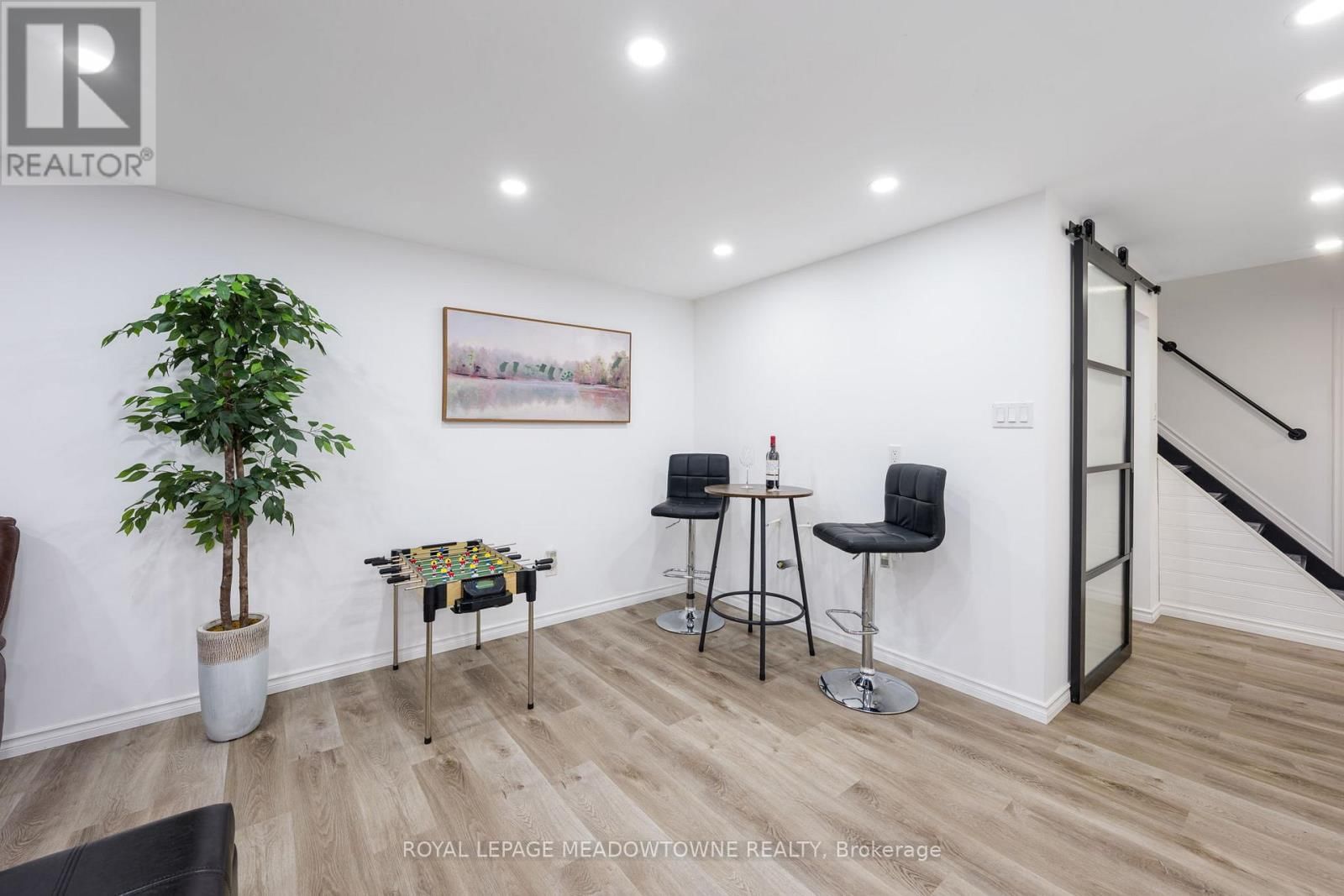 4 CHIPPER COURT Image 32