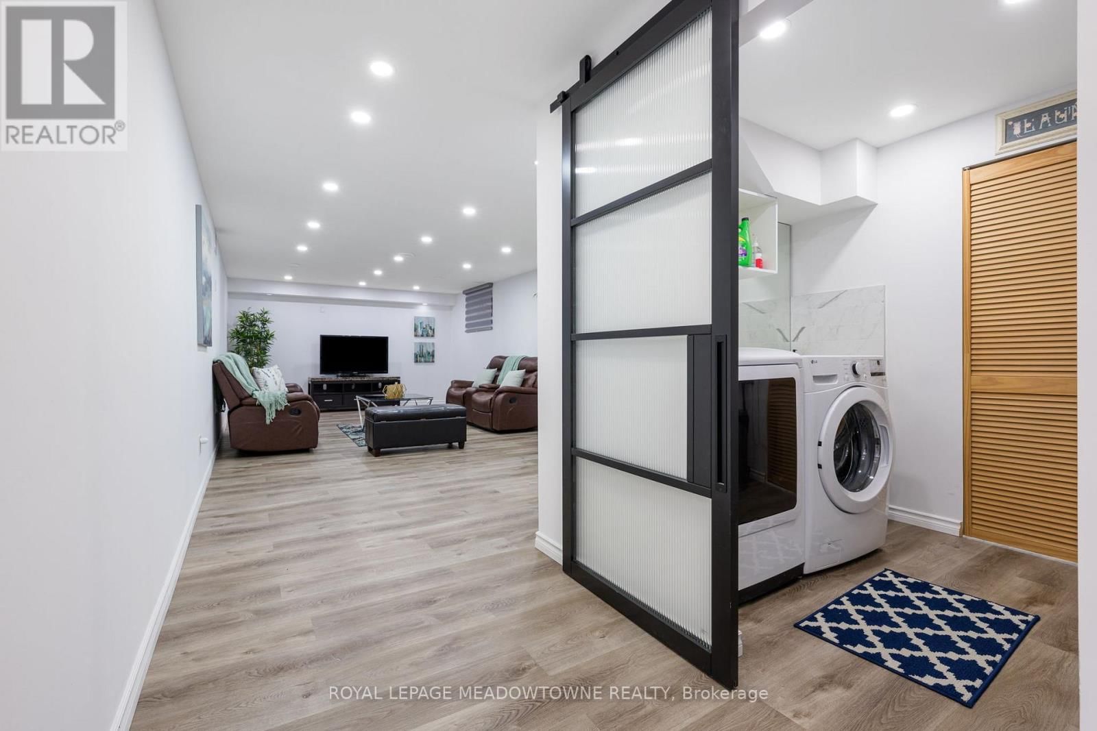 4 CHIPPER COURT Image 35