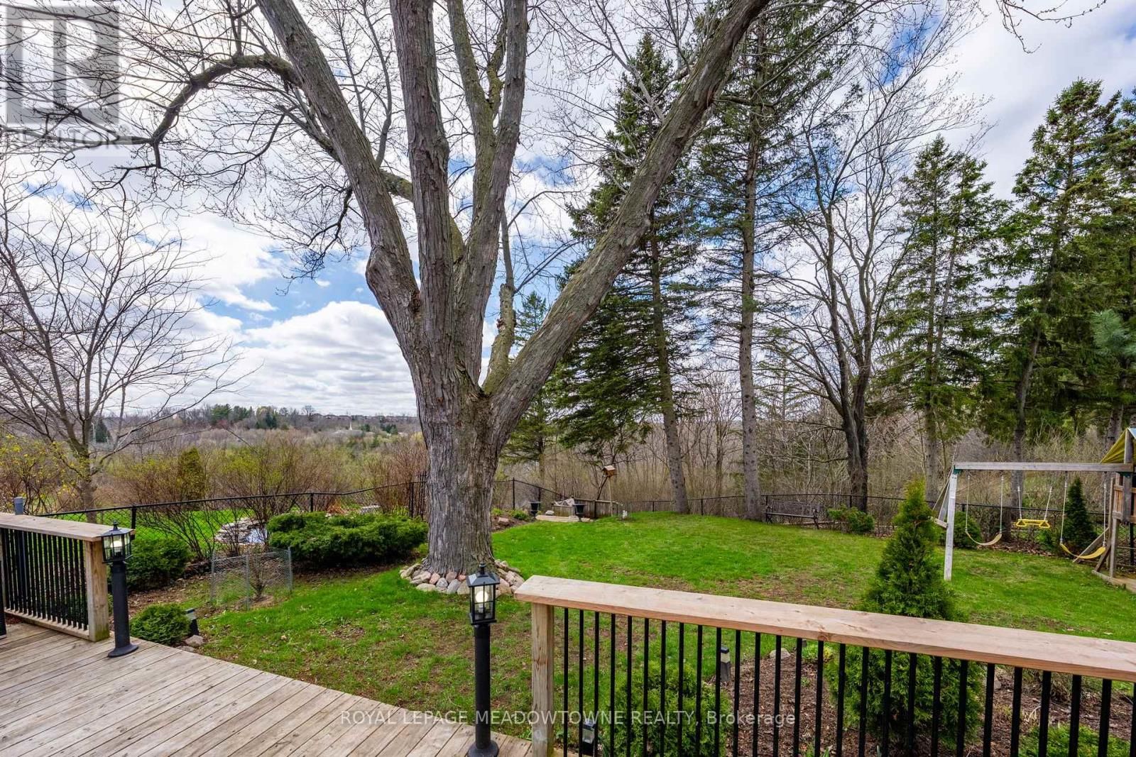 4 CHIPPER COURT Image 36