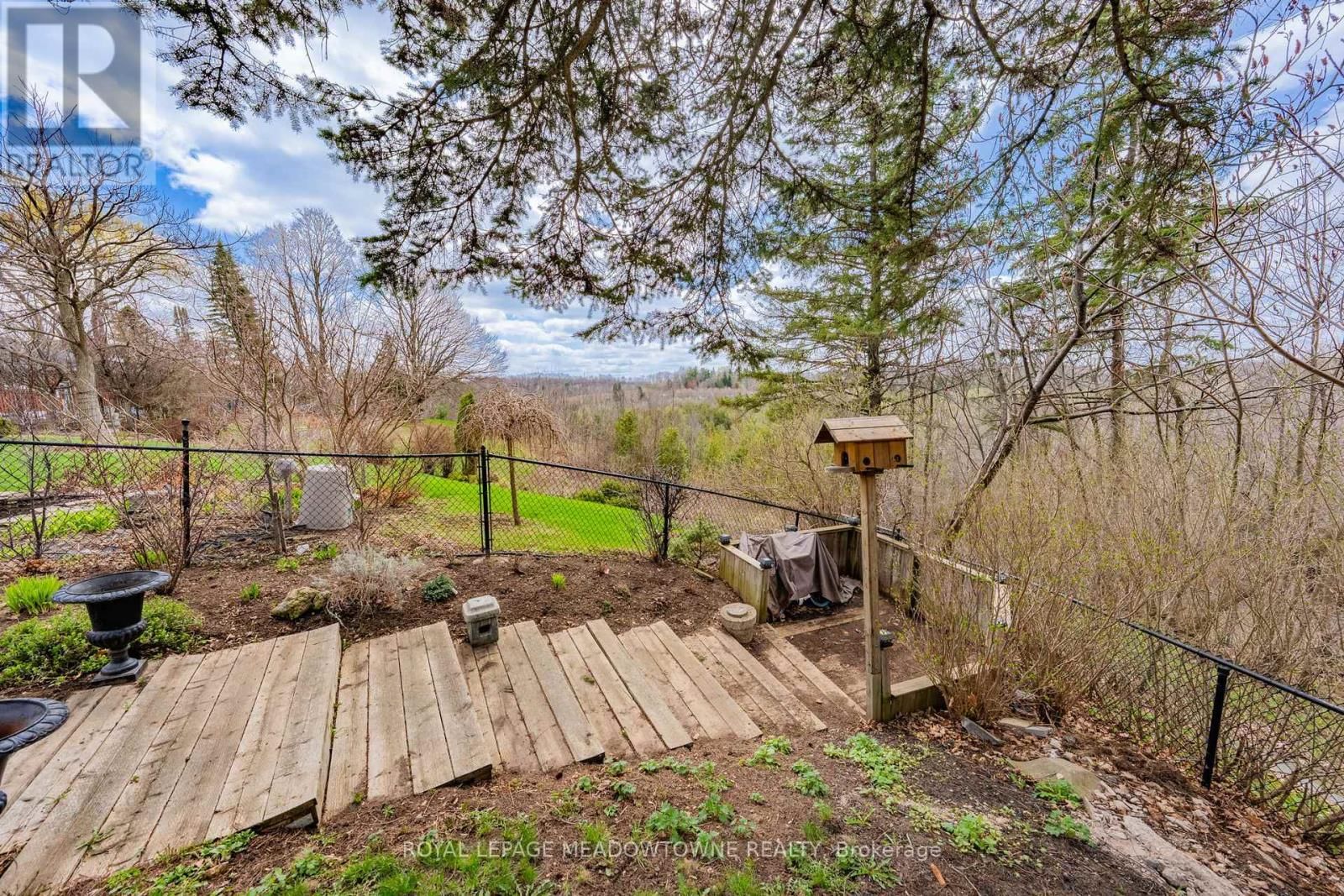 4 CHIPPER COURT Image 38