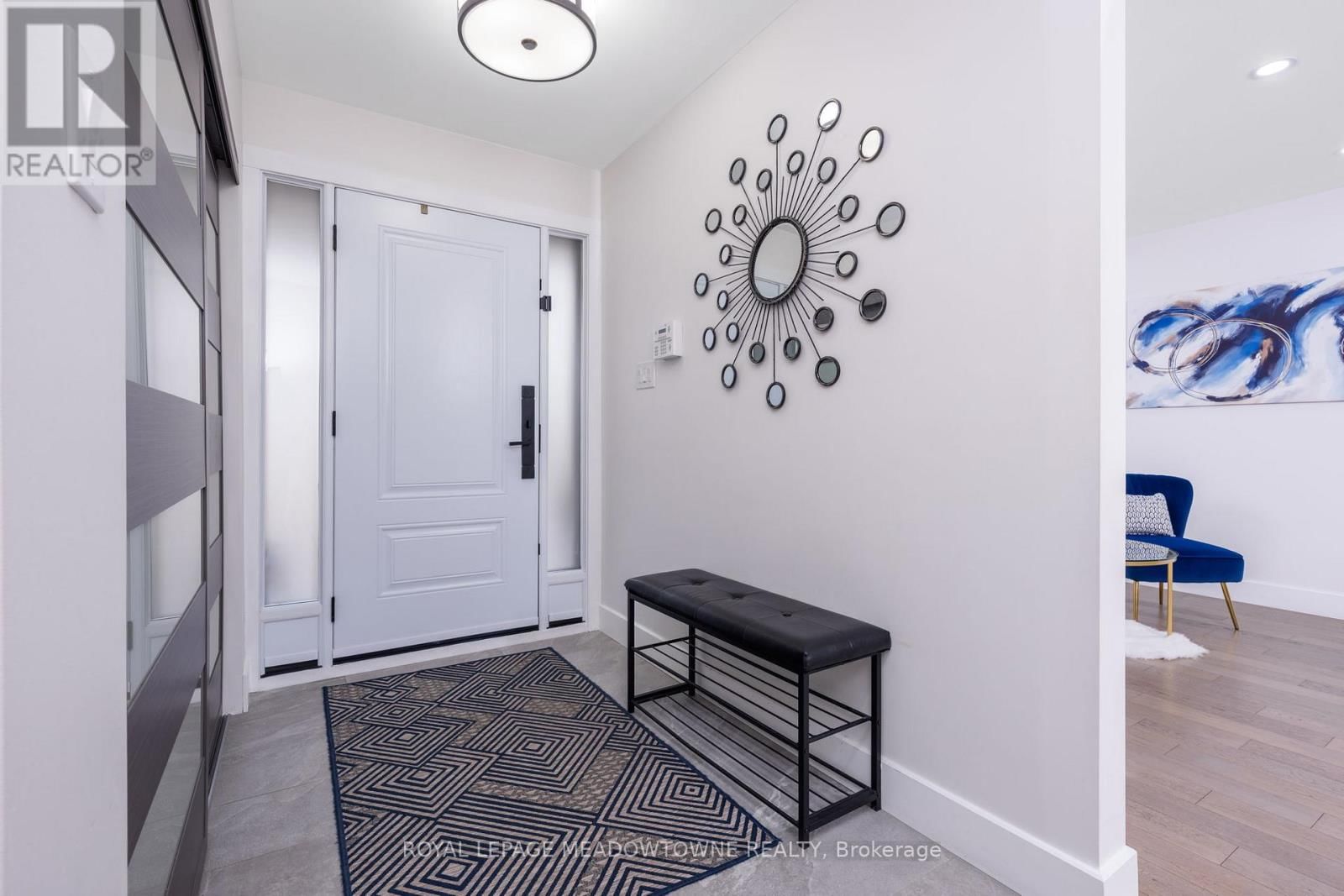 4 CHIPPER COURT Image 4