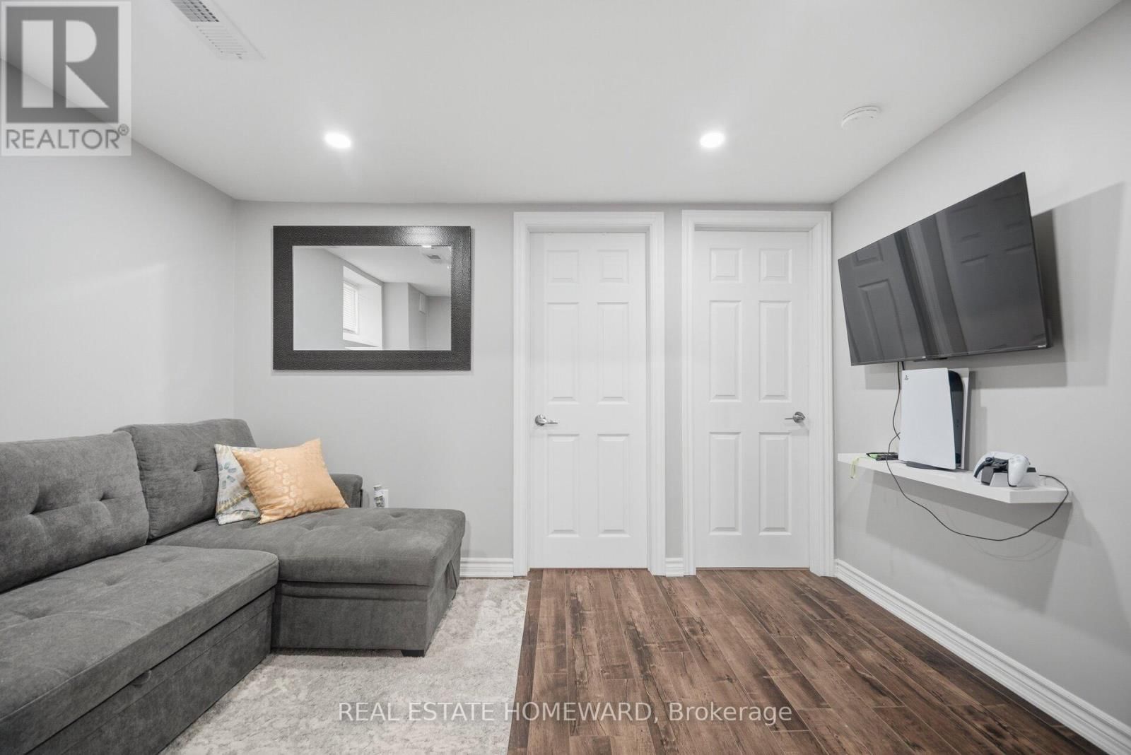 309 ROYAL SALISBURY WAY Image 33