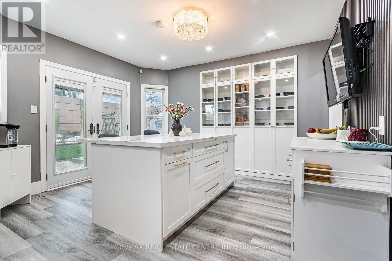 339 PARKLANE ROAD Image 14